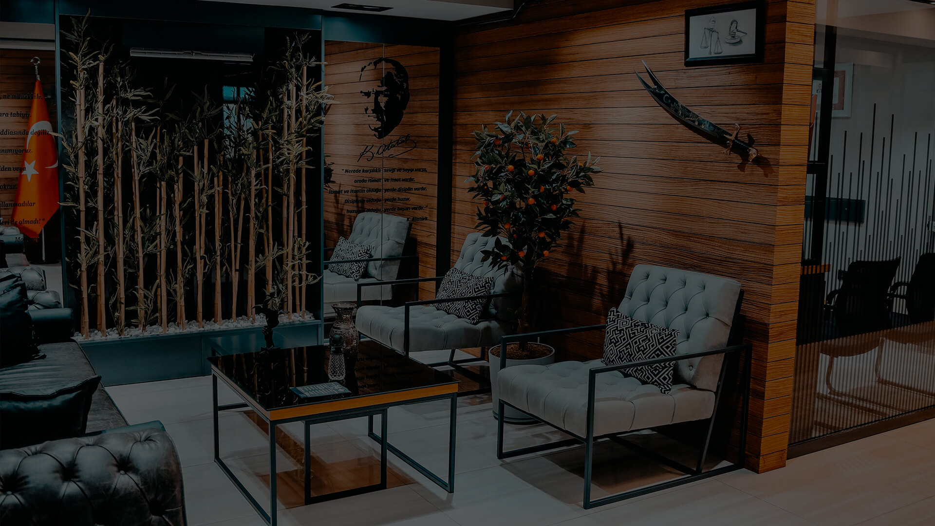 iyi olmak kolaydır, zor olan adil olmaktır.